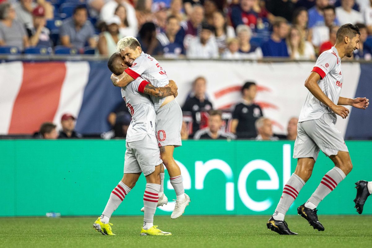 Toronto FC begins post-Armas era with win vs. Revolution