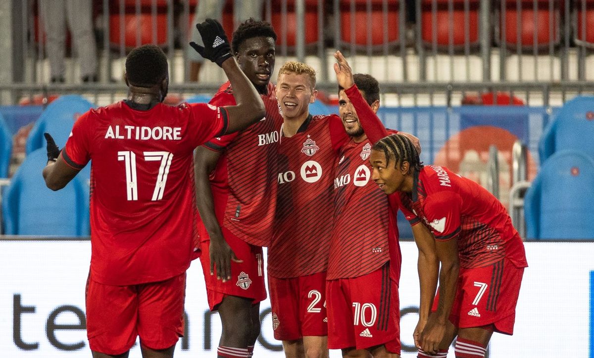 Toronto FC shows grit in battling Philadelphia Union to draw