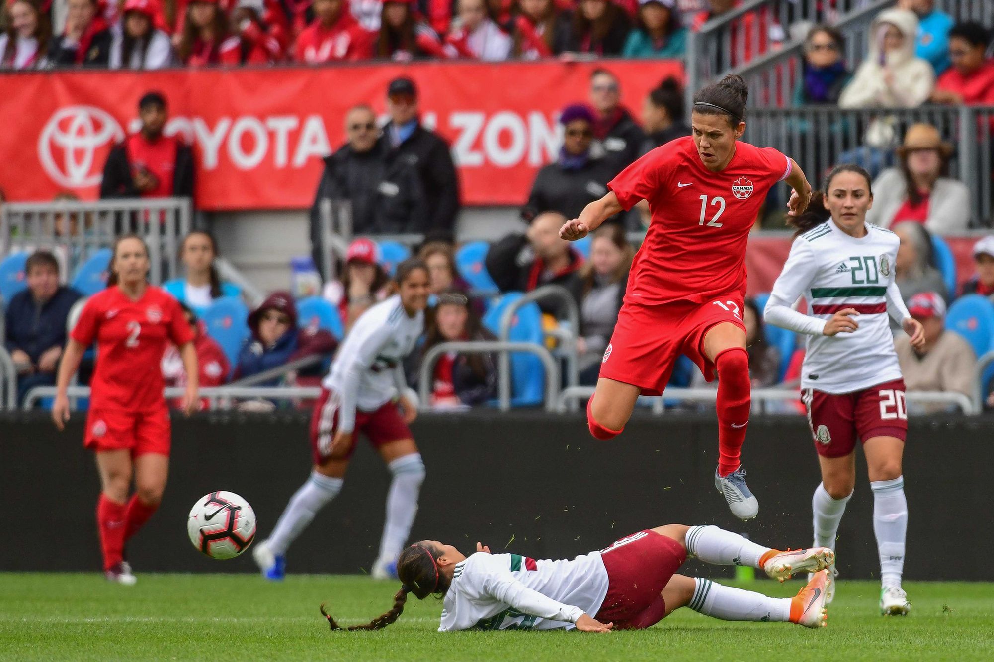 Sinclair highlights CanWNT roster for June friendlies