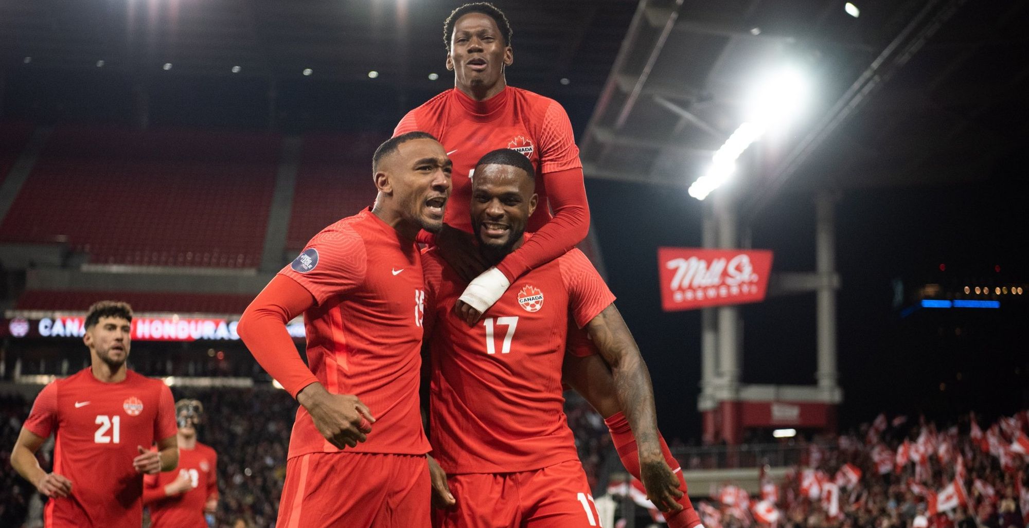 Canada beats up Honduras to qualify for Concacaf Nations League finals